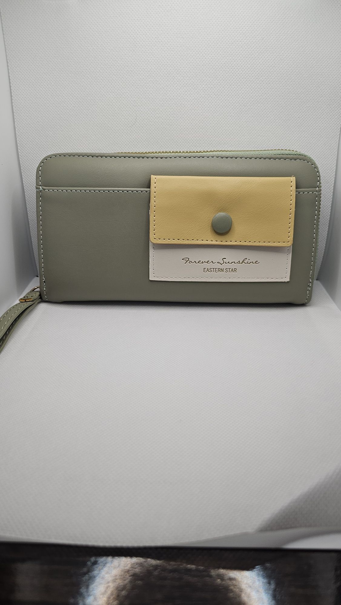 Elegant Green Wallet for Women