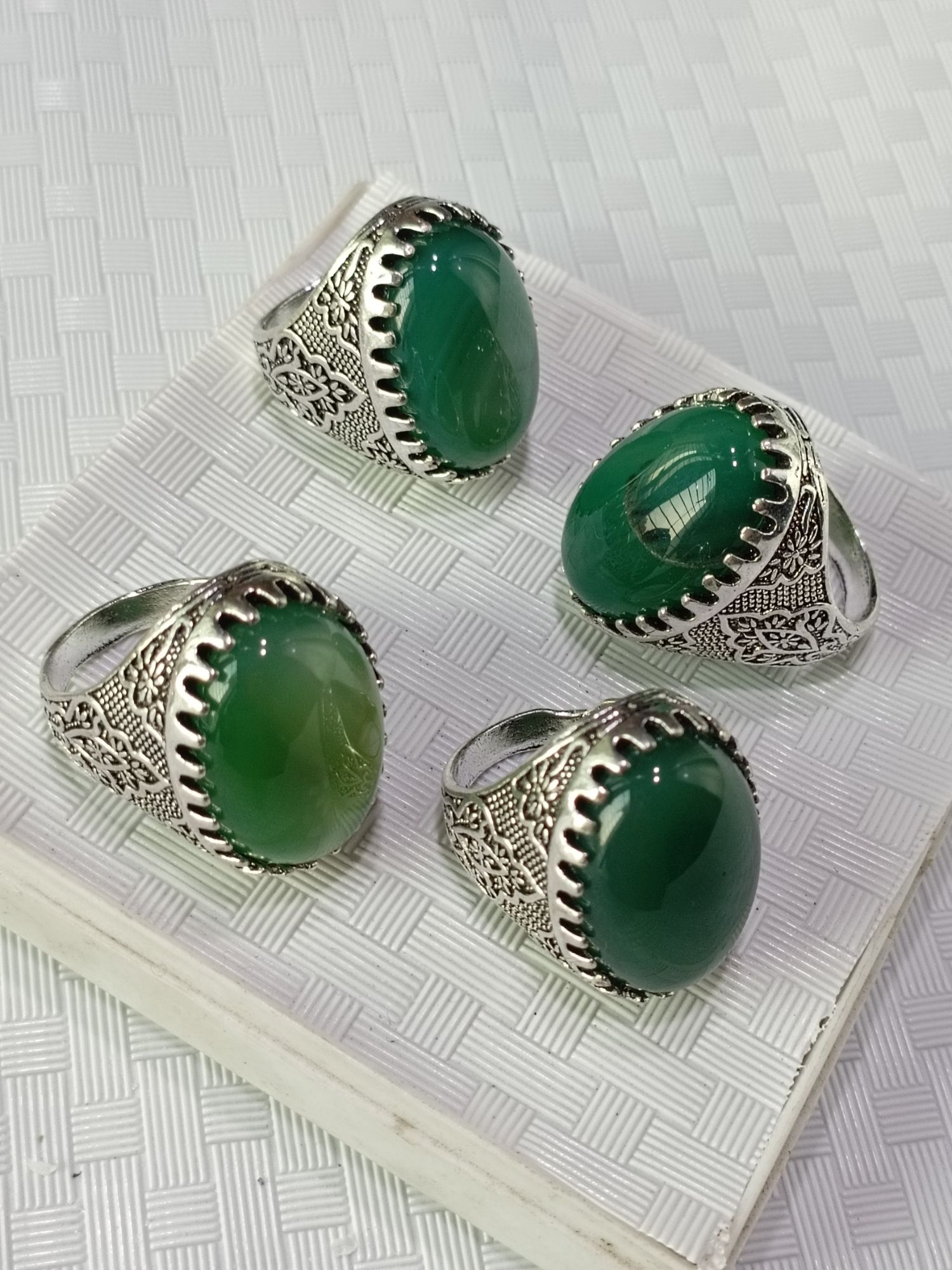 Big Size Ymami Haqeeq Ring different Colours Haqeeq italian rings Big stone ring 100% Orignal Aqeeq/Akik/agate/nag/stone/Gemstone/Haqeeq/yamni Haqeeq Stone/yamni Haqeeq gemstone/aqeeq stone/yamni aqeeq gemstone.