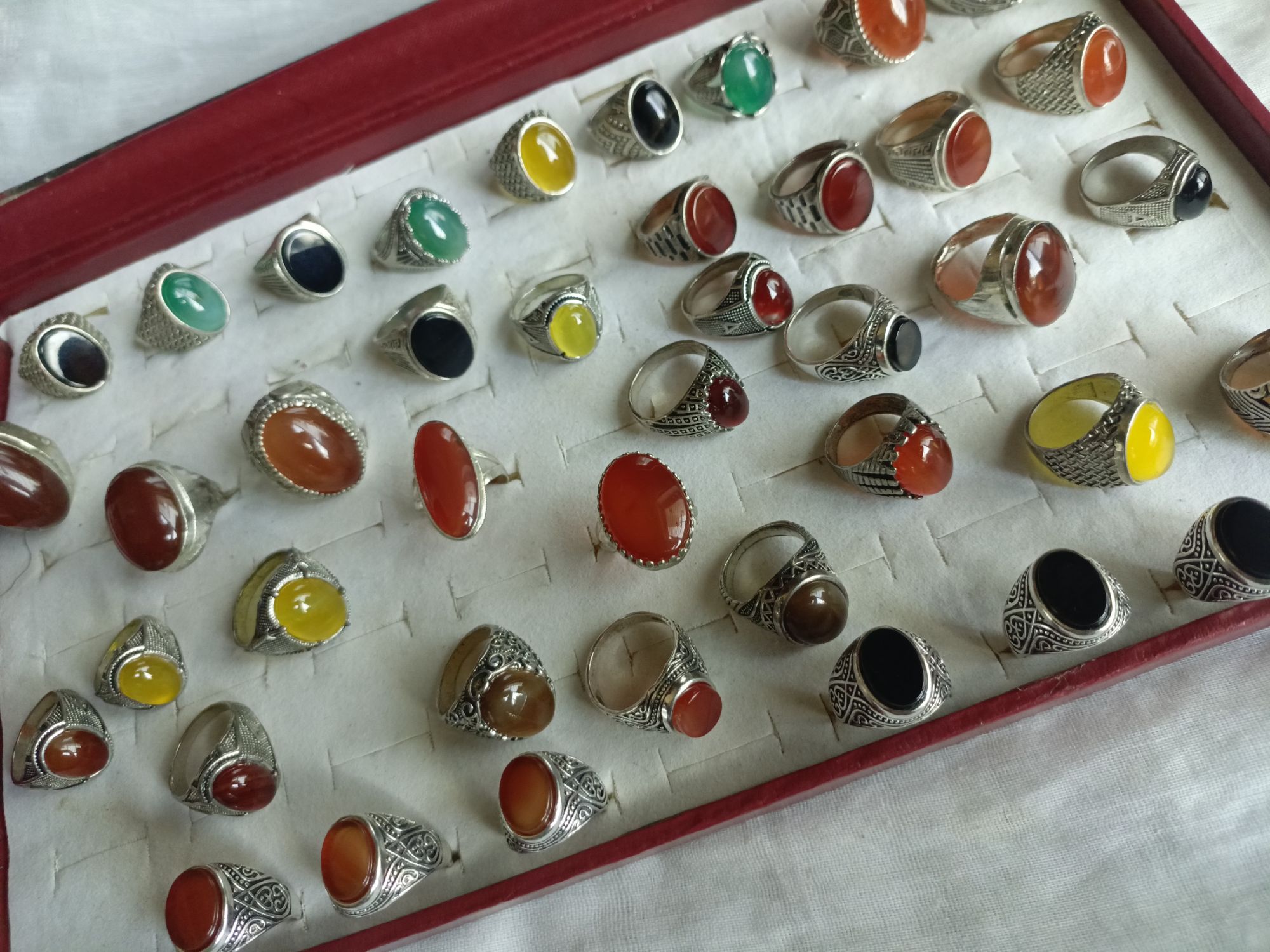 Big Size Ymami Haqeeq Ring different Colours Haqeeq italian rings Big stone ring 100% Orignal Aqeeq/Akik/agate/nag/stone/Gemstone/Haqeeq/yamni Haqeeq Stone/yamni Haqeeq gemstone/aqeeq stone/yamni aqeeq gemstone.
