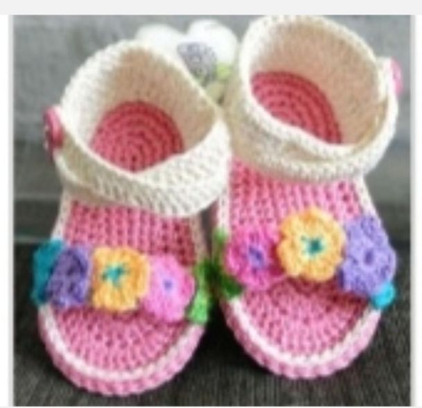 Woolen baby shoes on sale design