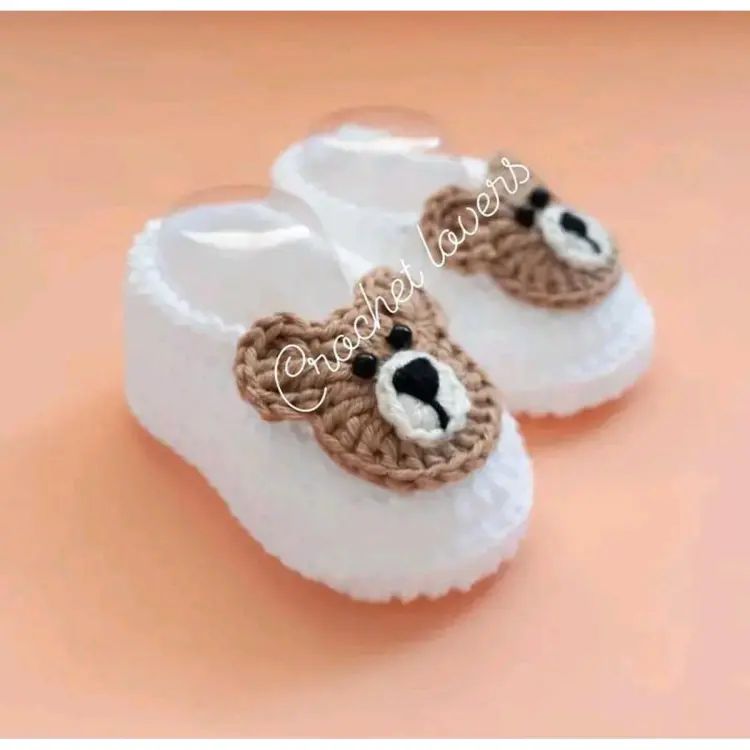 BABY BOOTIES / BABY SHOES / CUTE BABY WOOLEN CROCHET HANDMADE customize