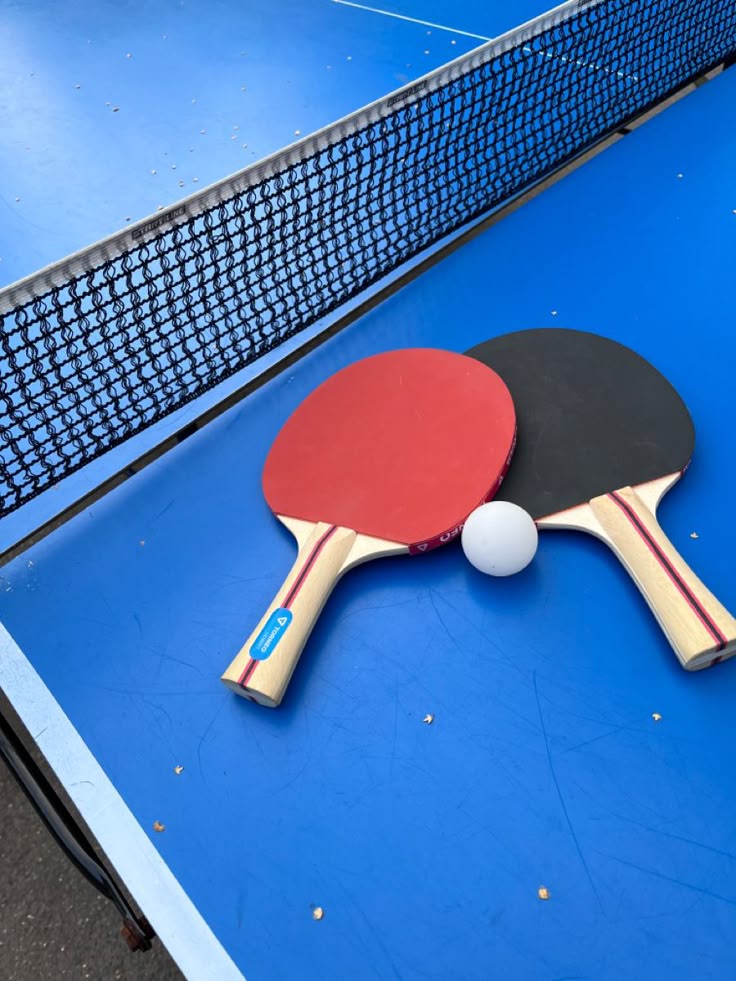 Table Tennis Racket Set: 2 Rackets + 3 Balls +1
Pair Of Post And Net, Portable Retractable Ping
Pong Paddles Sets for Men and Women Personal
Use Indoor Outdoor Sports Game, Wooden
Table Tennis Racket Ping Pong