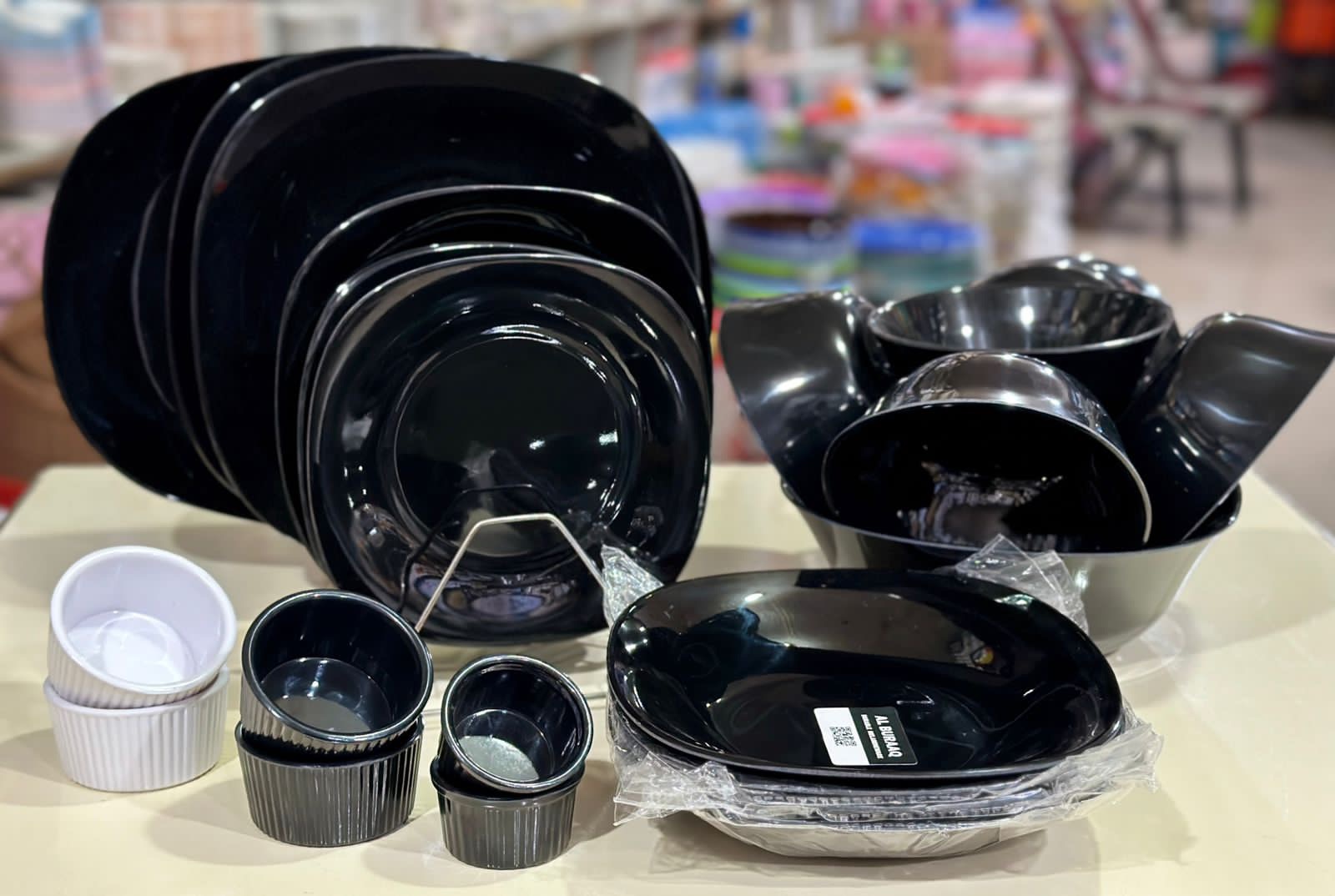 Daraz Hi Luxe Dinner Set Black Price Buy 18 Peace Dinner Set