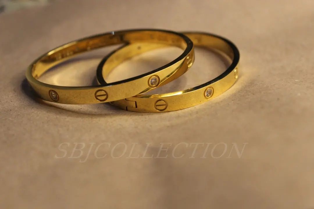 stained steel women Bangle premium quality  bangle for Girls and women