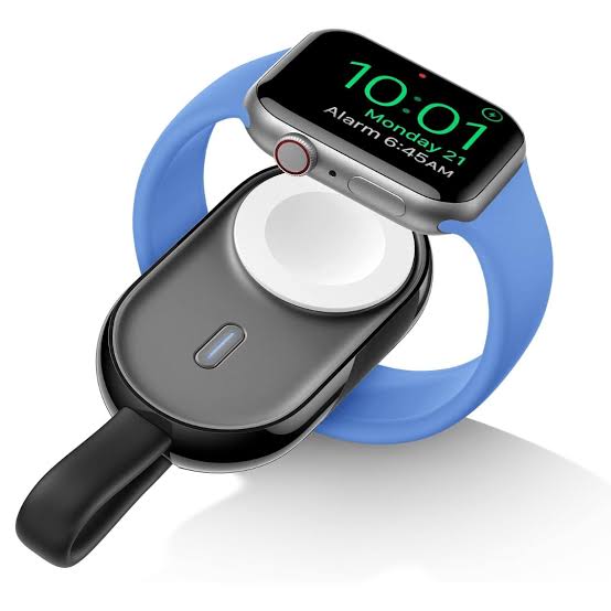 Portable Smartwatch Power Bank Charger – Universal Magnetic Wireless Charger with Built-in Rechargeable Battery for Smart Watches