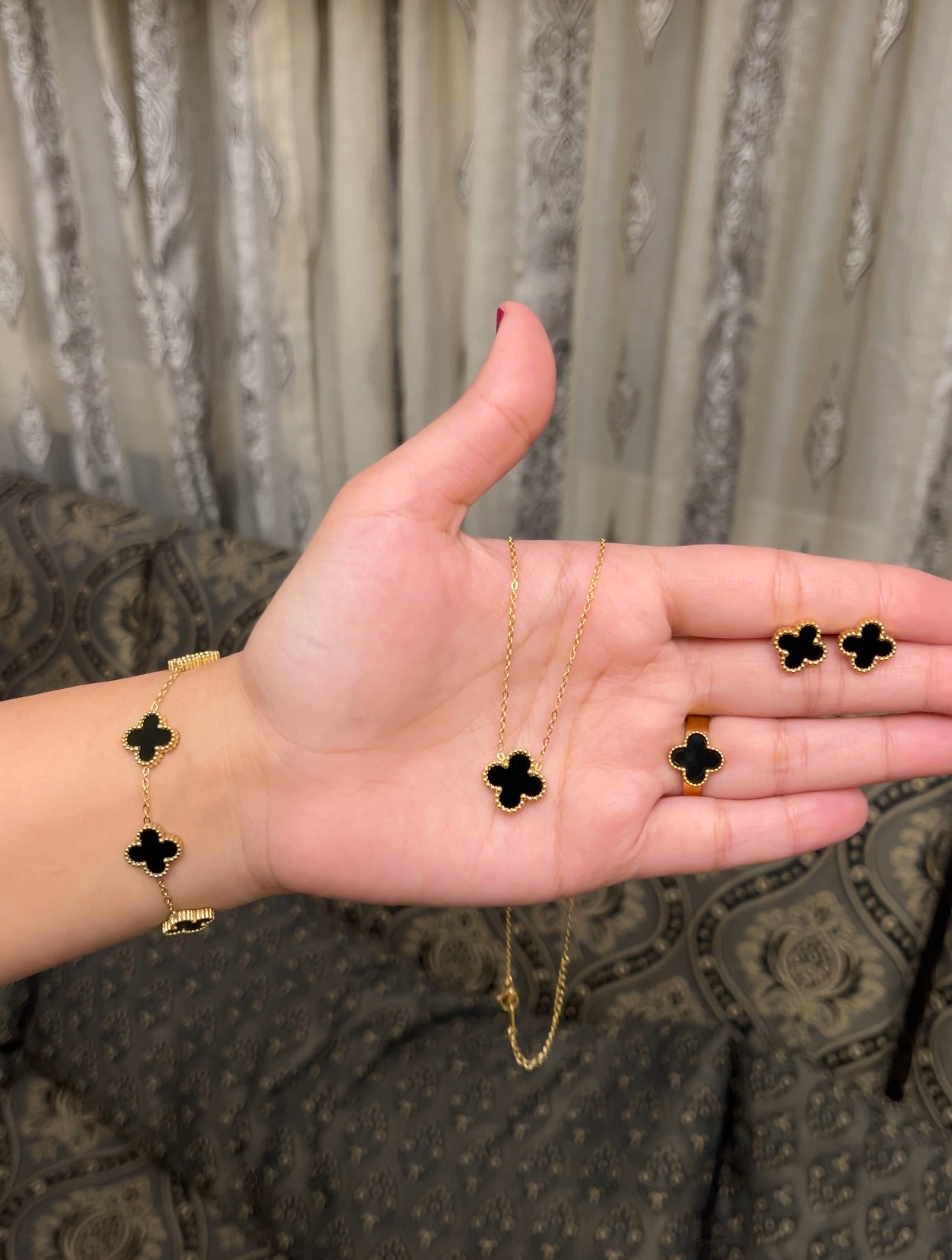 Premium Clover Necklace Set. Complete Jewellery Set. Neckalce, Earrings, Bracelet and Ring. Stainless Steel Clover Necklace set.