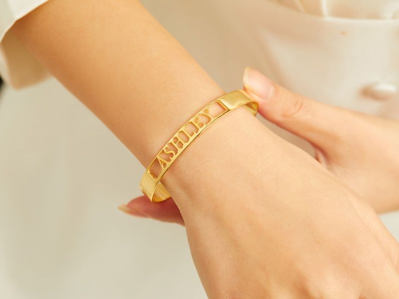 Custom Name Cuff Personalized Bracelet Bangle in Gold / Silver / Rose Gold, Customized Name Bracelet Gift Couples Bangle Personalization