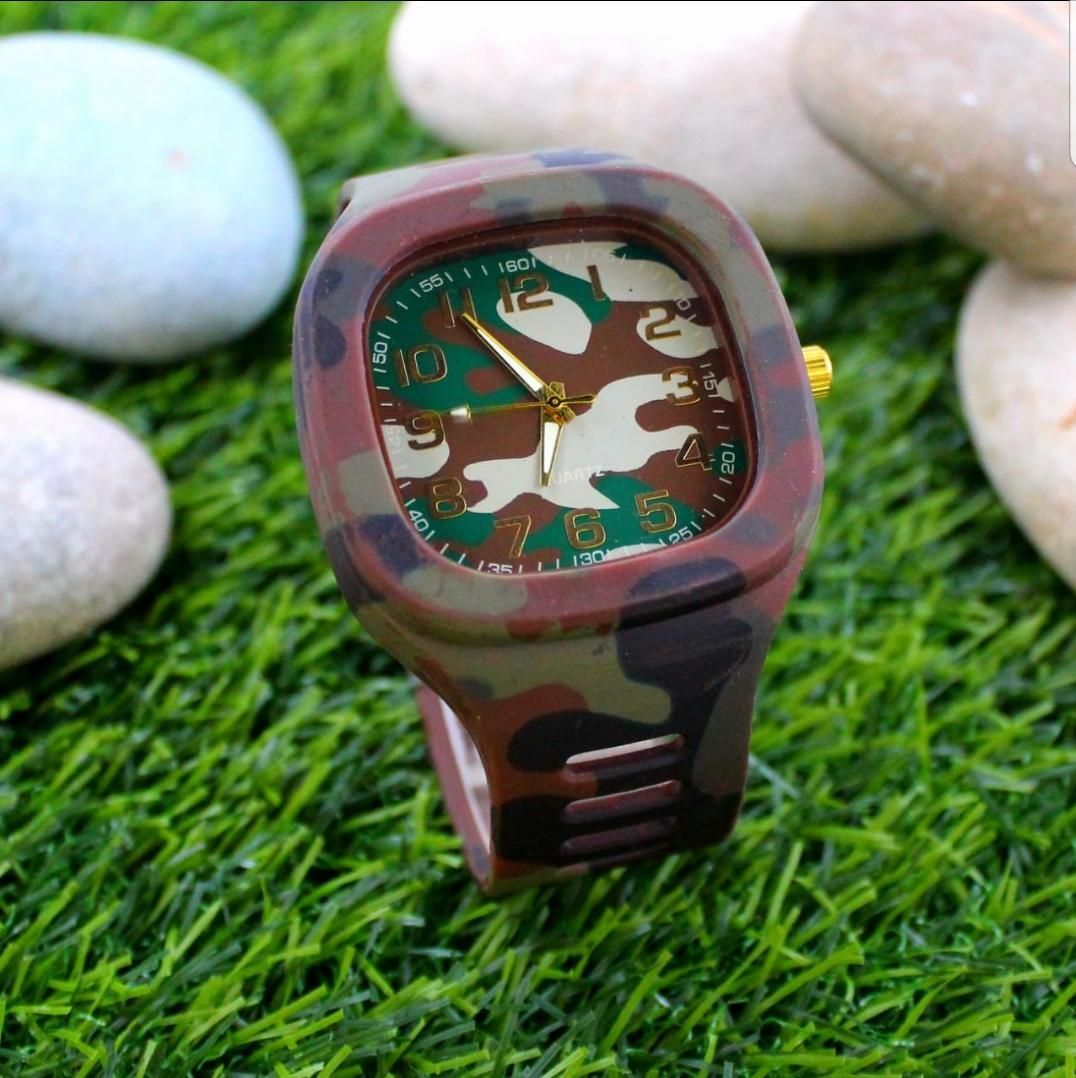 100 waterproof watch