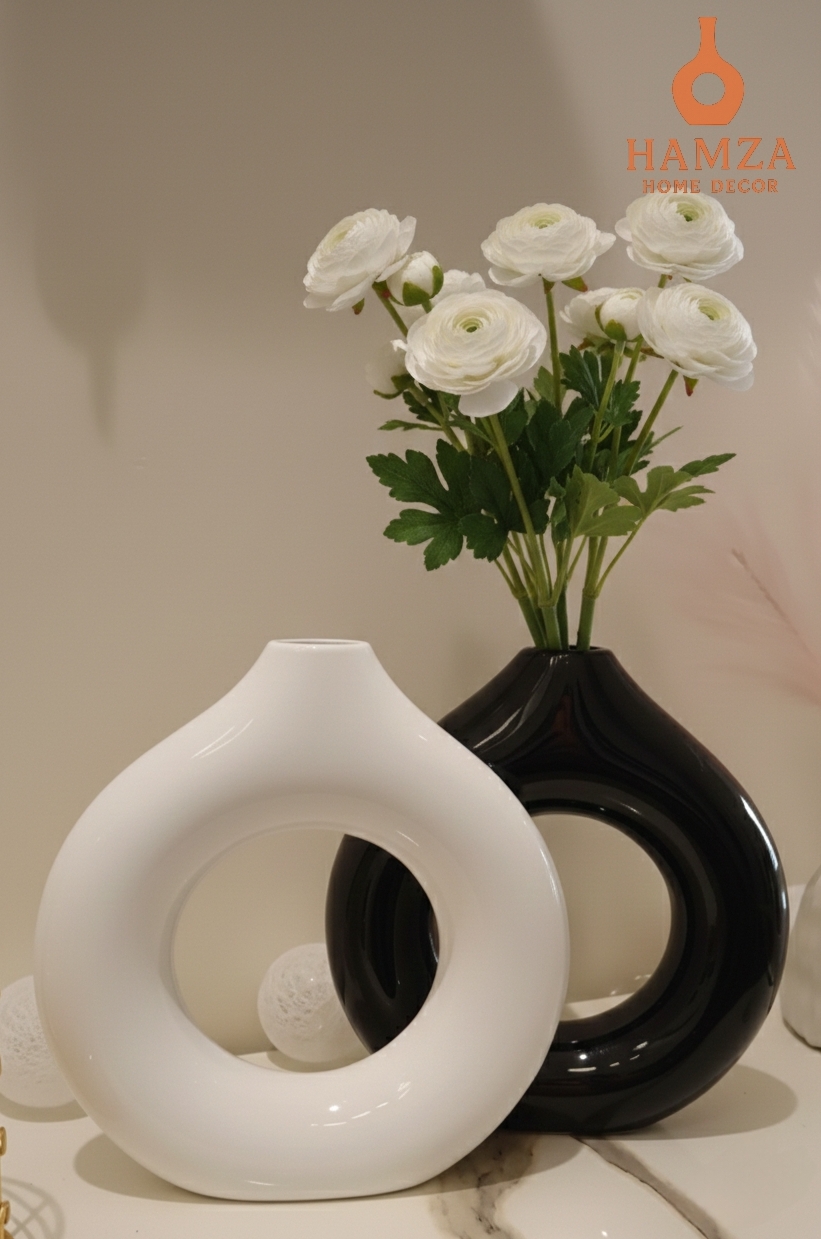 Modern and beautiful donut vase for home decoration