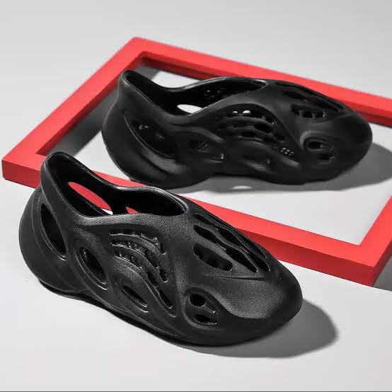 DELUXE Casual Clogs for Mens Best Quality EVA Running Sneakers for Mens