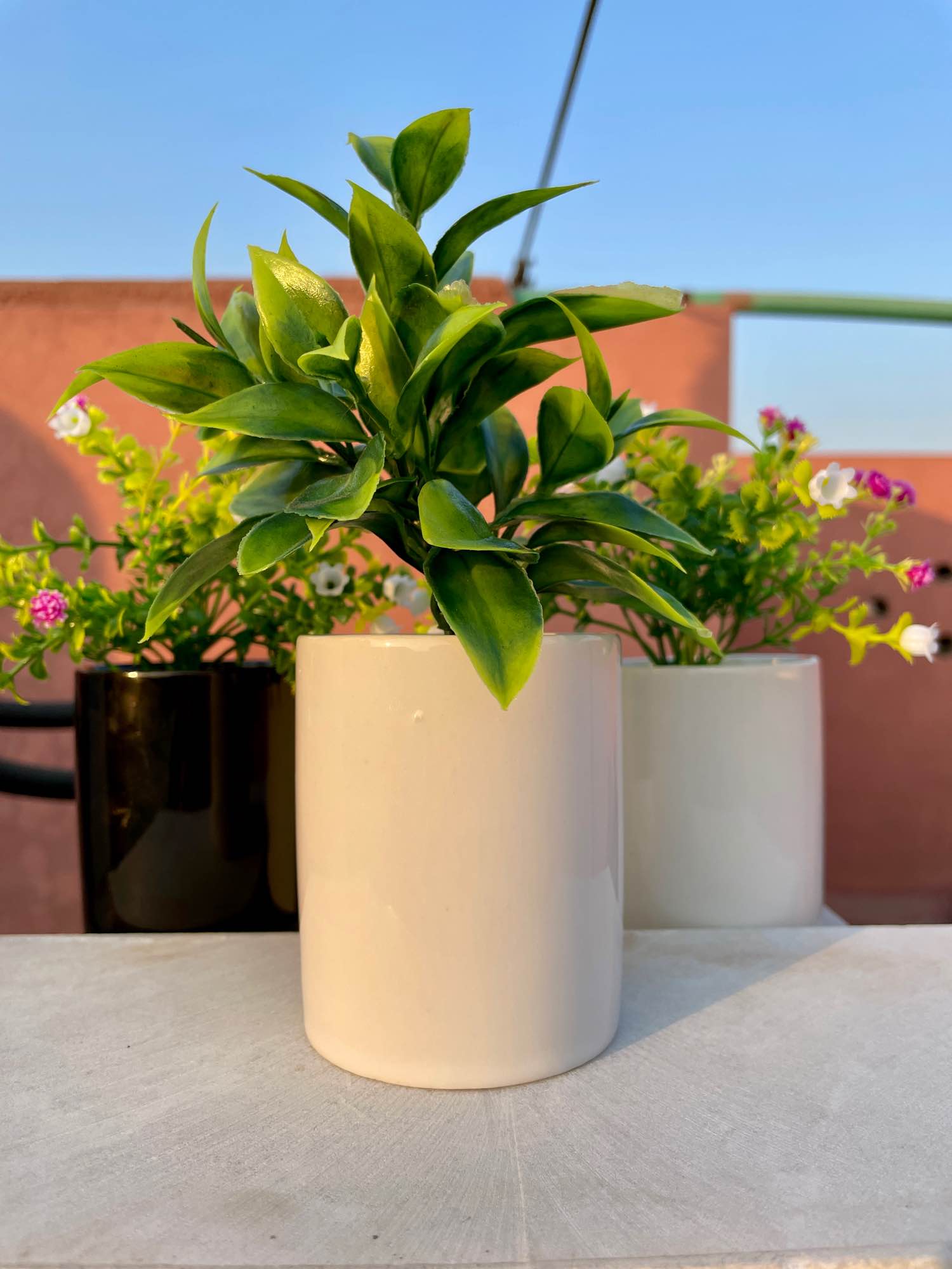 Artificial Flowers Green Leafy Ceramic Pot Best for Indoor Home Decor office Table And Bathroom Shelf