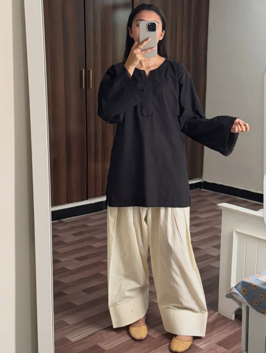 2pc kameez shalwar in black abd white color trending short shirt and farshi shalwar for girls women