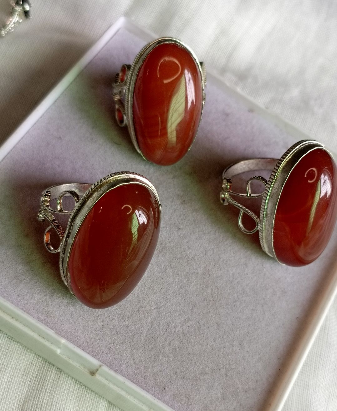 Big Size Ymami Haqeeq Ring different Colours Haqeeq italian rings Big stone ring 100% Orignal Aqeeq/Akik/agate/nag/stone/Gemstone/Haqeeq/yamni Haqeeq Stone/yamni Haqeeq gemstone/aqeeq stone/yamni aqeeq gemstone.