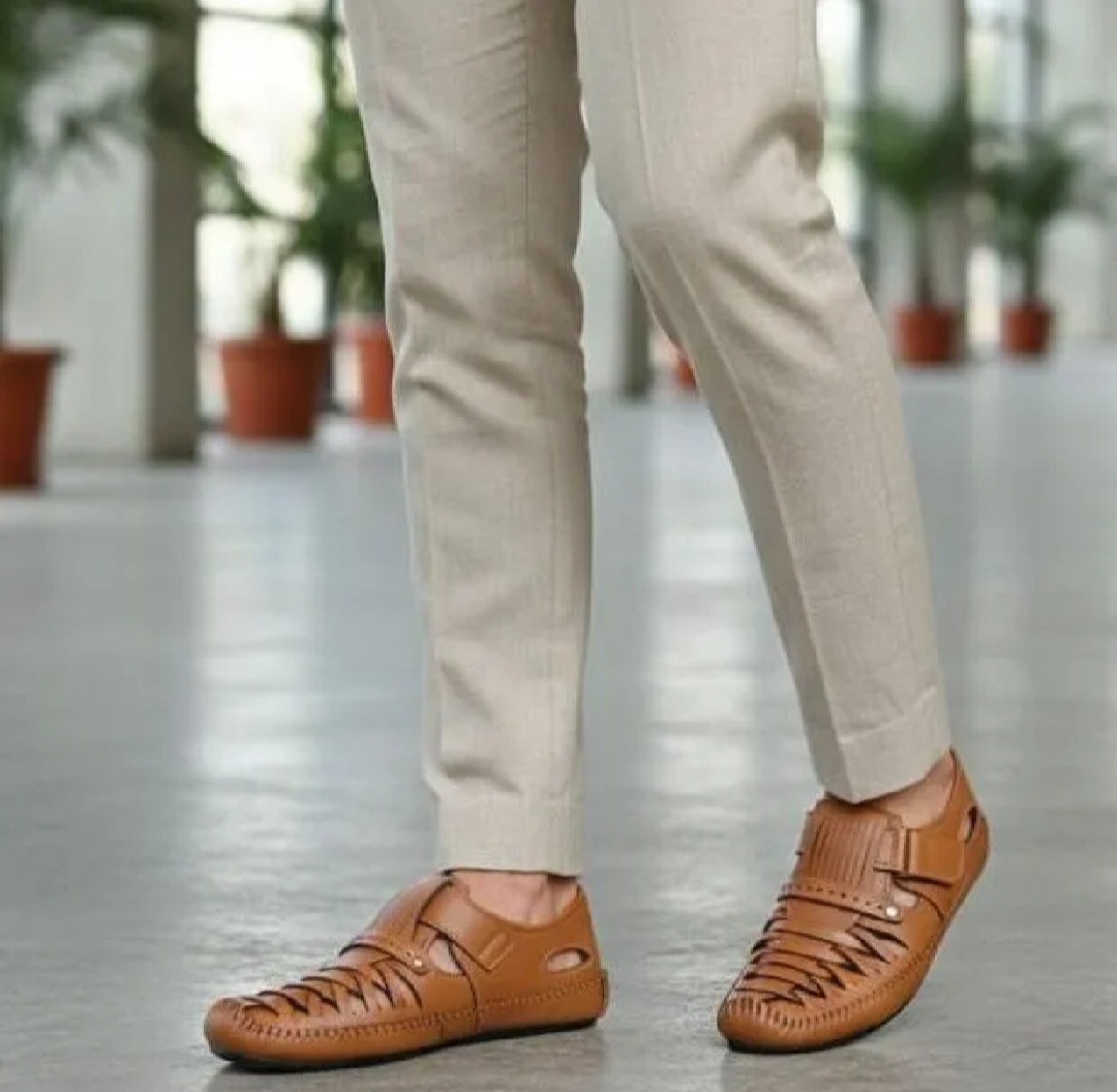 New Mens Comfortabel Synthetic Cowered Sandals Soft And Lightwieght Shoes For Casual Use
