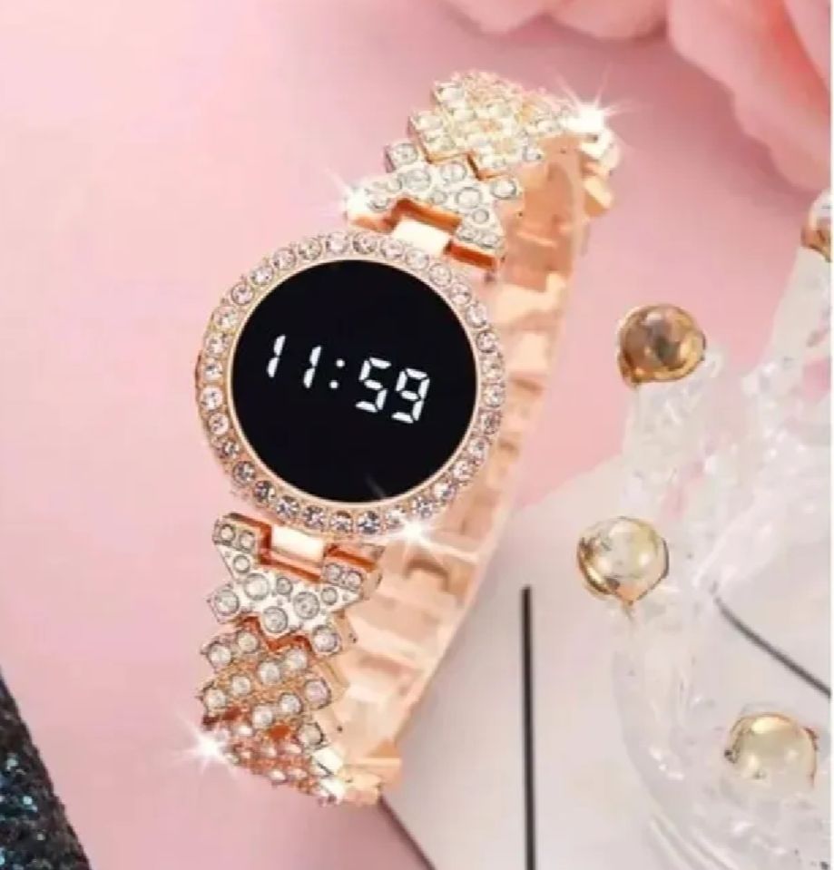 New Fashionable Stone Touch Round Ladies Watch for Women