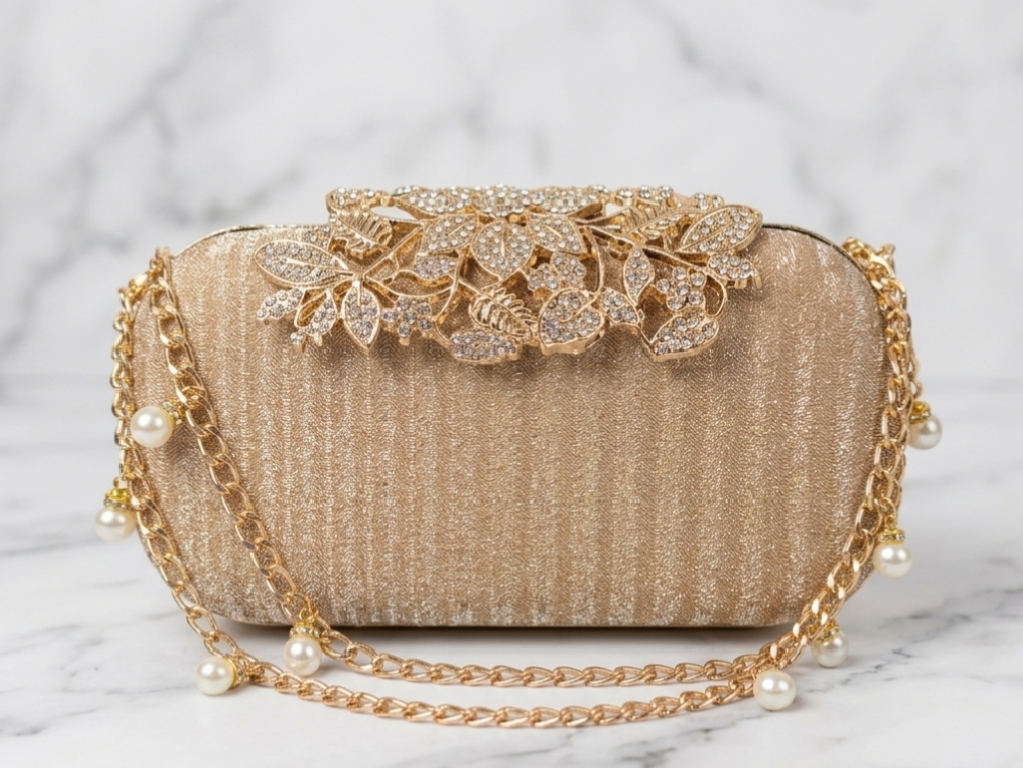 New Leaf Brooch Double Chain Clutch