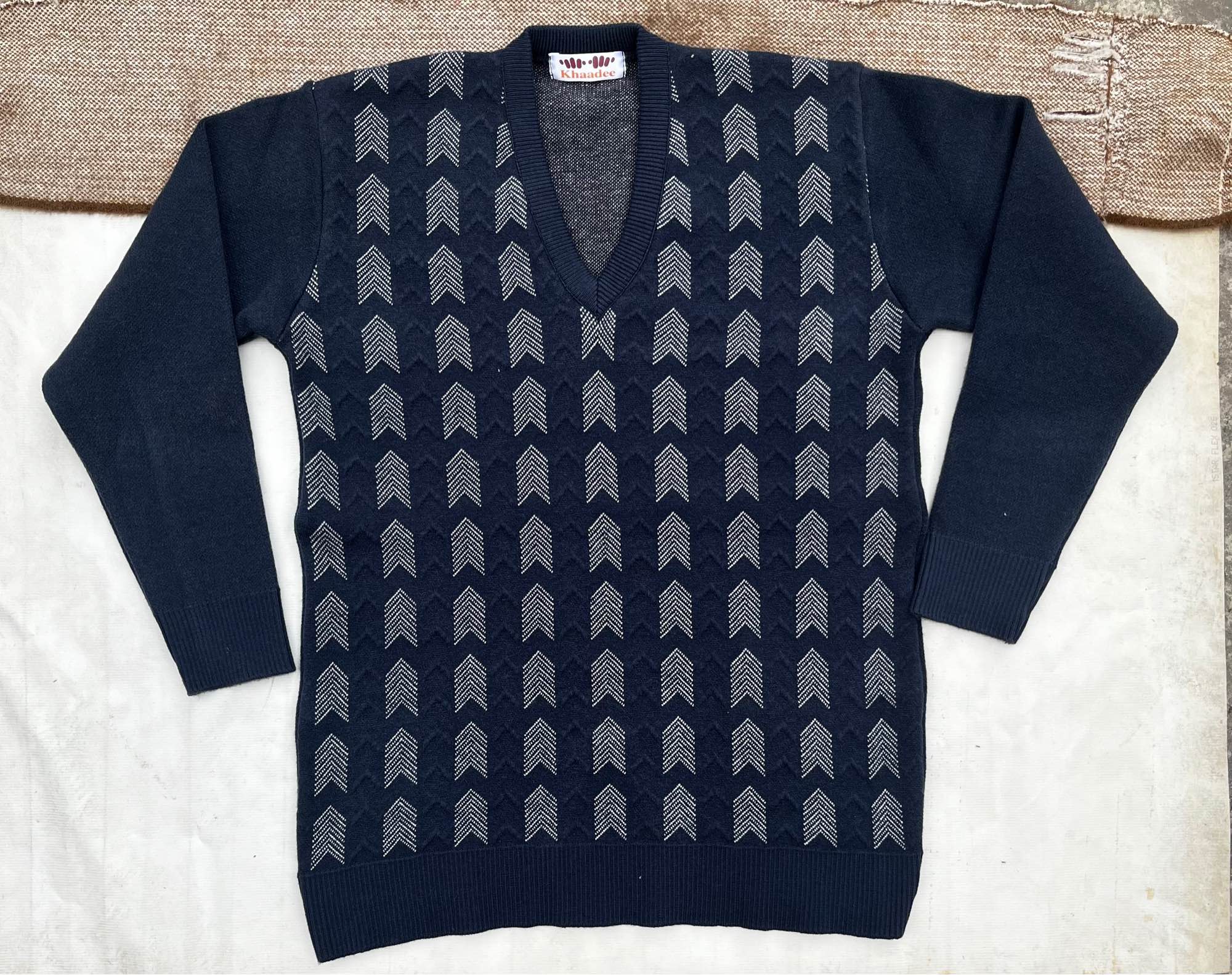 Sweaters for men full sleeves v neck pure wool