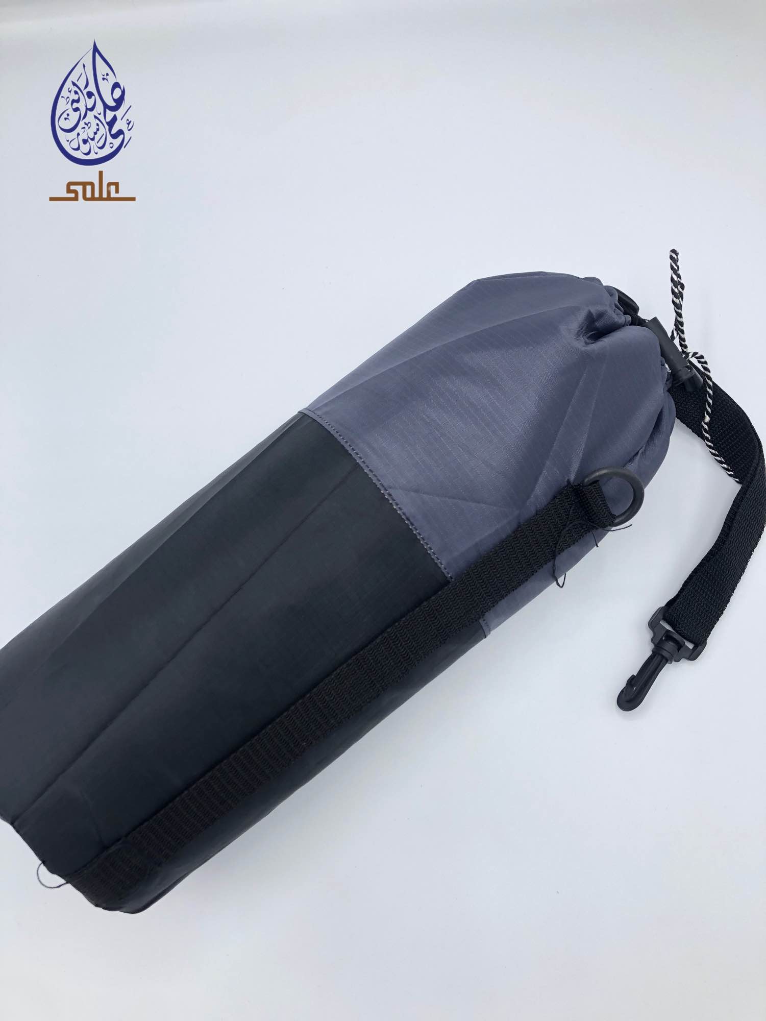 Thermal Insulated Bottle Cover (1 L – 2.5 L) | Water Cooler Bag Pouch with Adjustable Strap | Keep Drinks Cold/Hot 6+ Hours | Neoprene Bottle Jacket Carrier for Gym, Sports & Travel | Extra-Large Water Bottle Sleeve