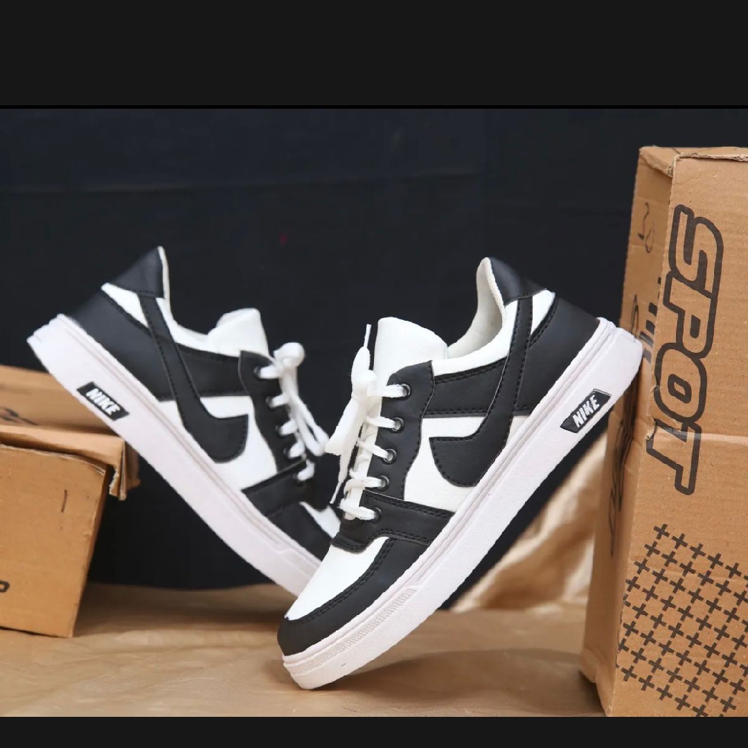 New full trending stylish dunk fashion style sneaker shoes for mens