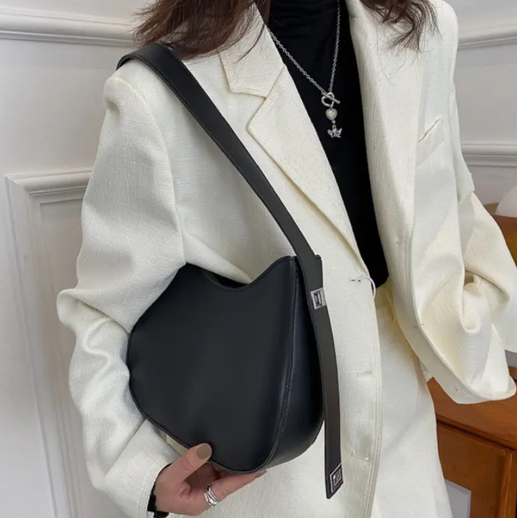 Classical Women's Solid Color Faux Leather Shoulder Bag with Adjustable Strap, Fashion Shell Shape Crossbody Purse, Zip Closure, Unlined Interior, No-Wash, Multiple Colors