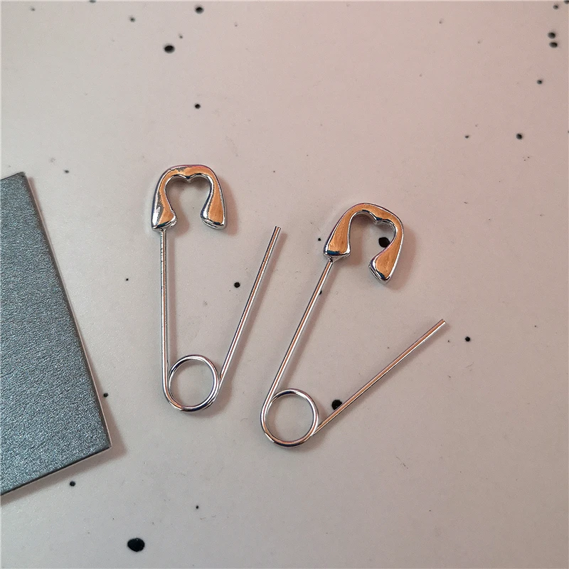 Y2K Punk Safety Pin Tooth Star Heart Spiral Charm Hoop Earrings Set Silver Tone Earrings for Women E-girl Grunge Aesthetic
