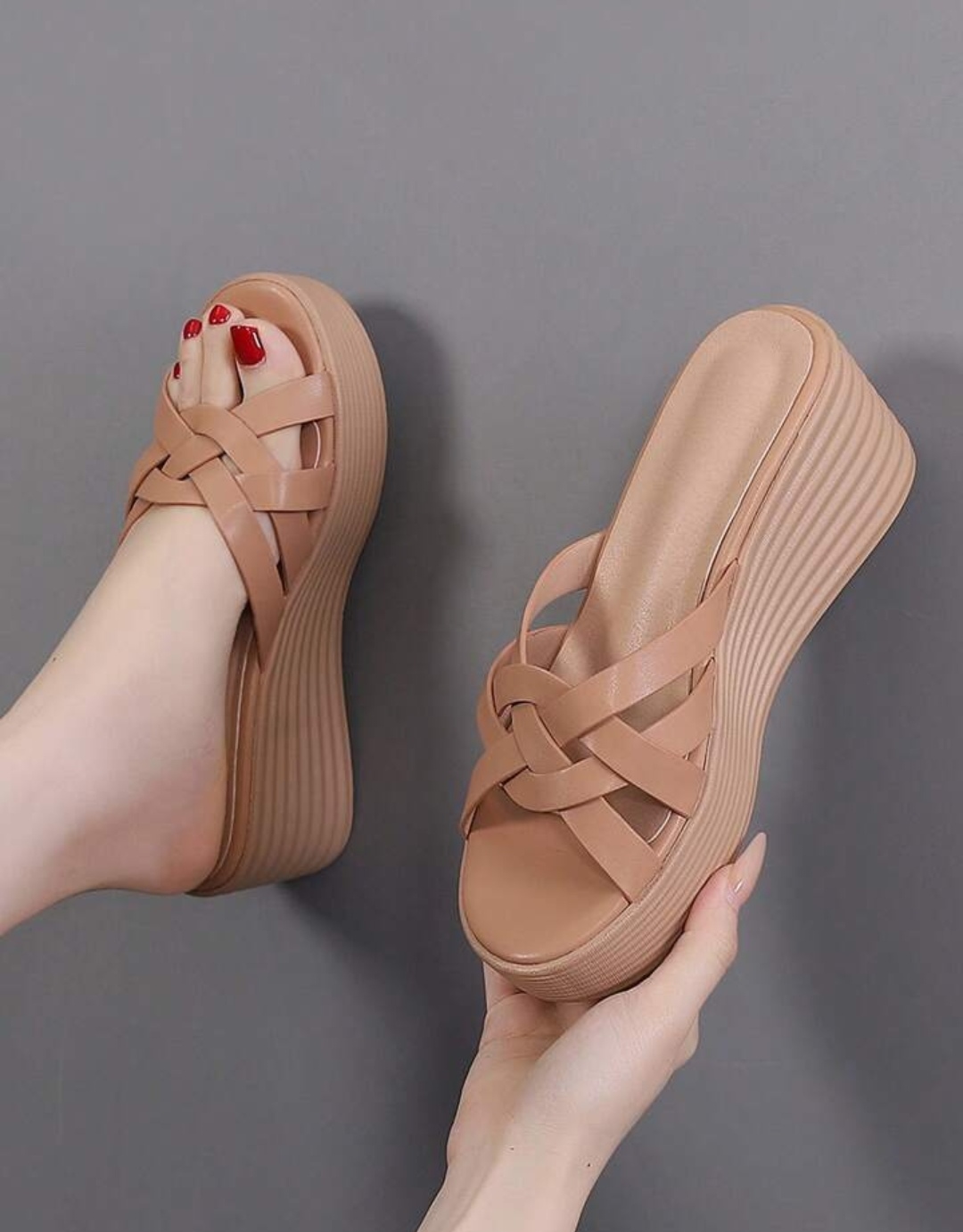Woman Sandals platform sandal with heel summer shoes woman fashion slipper Elegant white sandal for woman criss Cross wedge slide sandal l