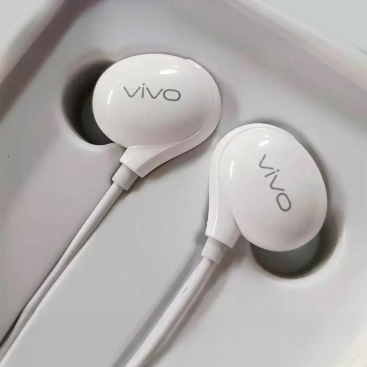 Universal VEO _ XE710 Handfree Earphone With Microphone For All Mobiles And Smartphone