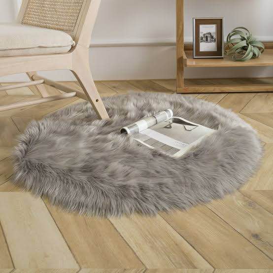 Luxury White Round Faux Fur Sheepskin Rug  Soft Fluffy Area Rug for Bedroom and Living Room Modern Shaggy Circle Rug for Warm Cozy Plush Feel Shaggy Floor Mat for Ultimate Comfort