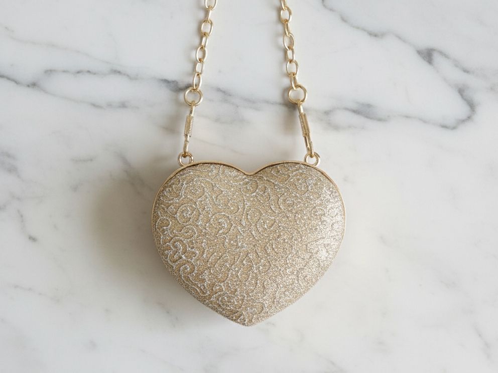 Mini Heart Clutch
