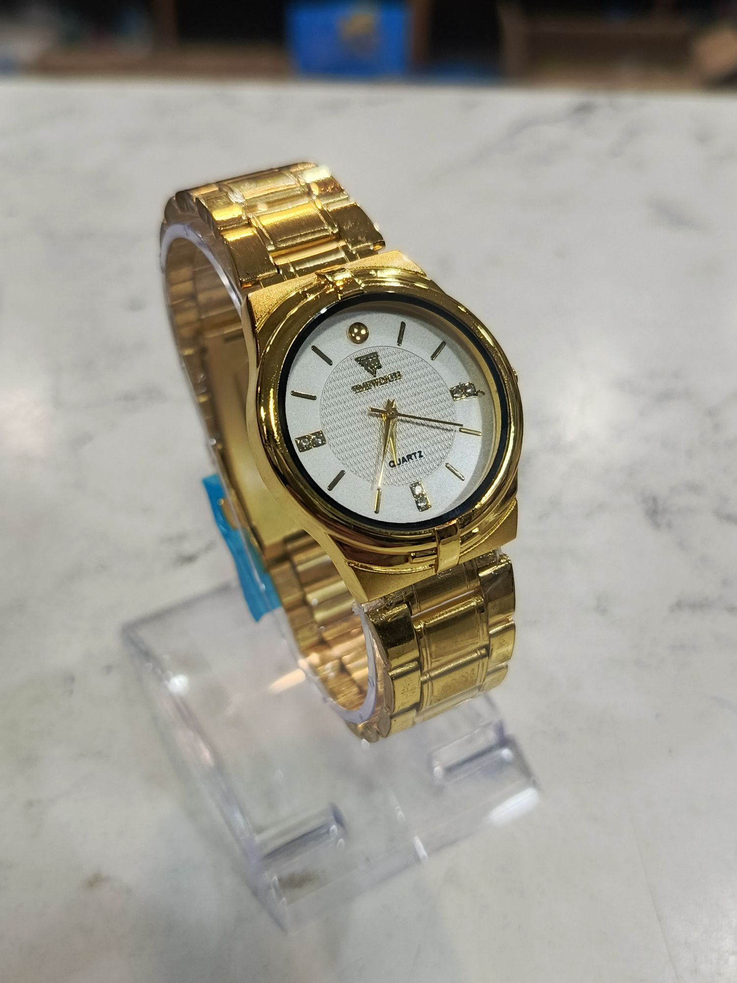 LADIES GOLDEN CHAIN WATCH