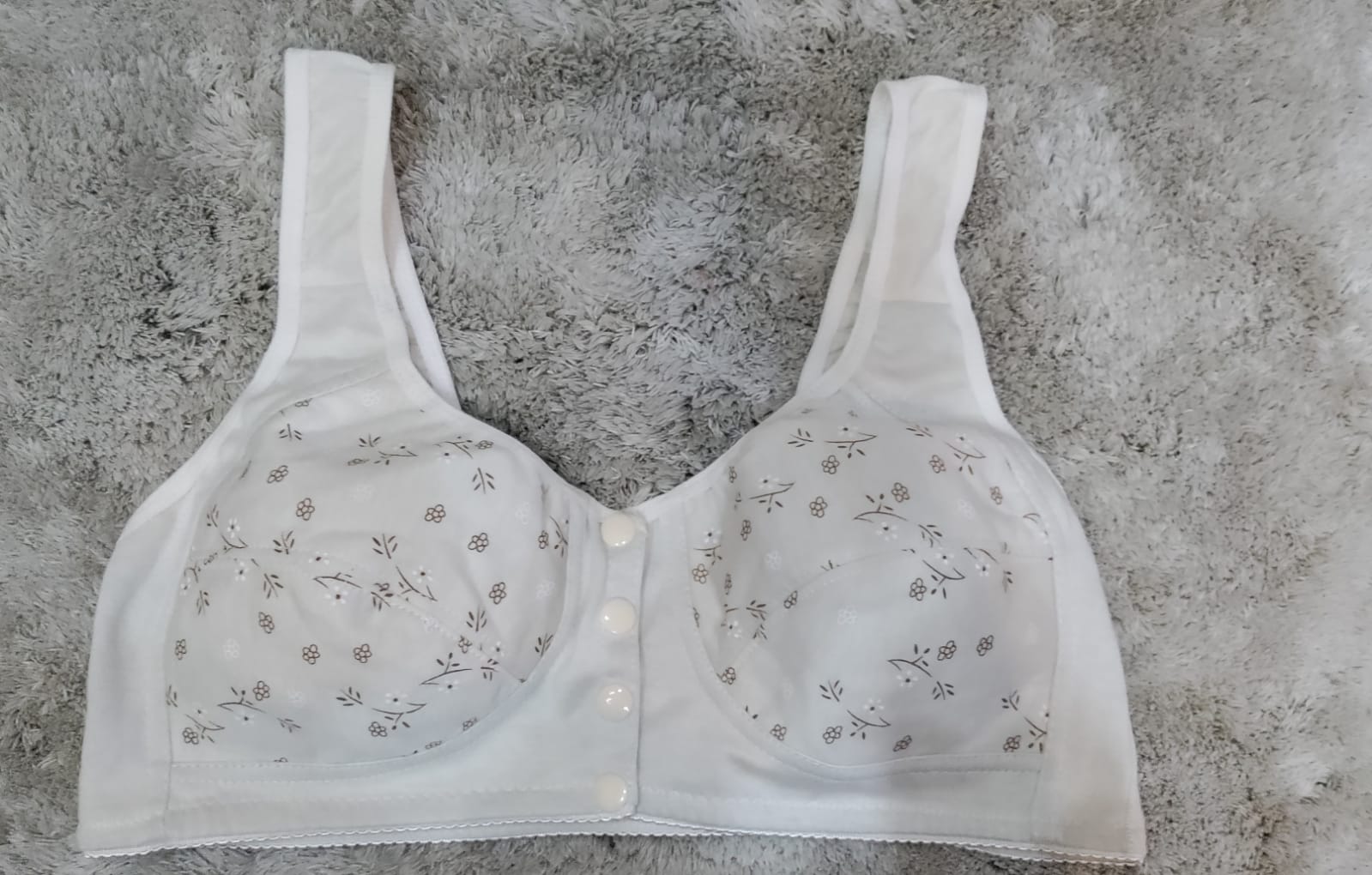 Light padded front open 4 buttons bra