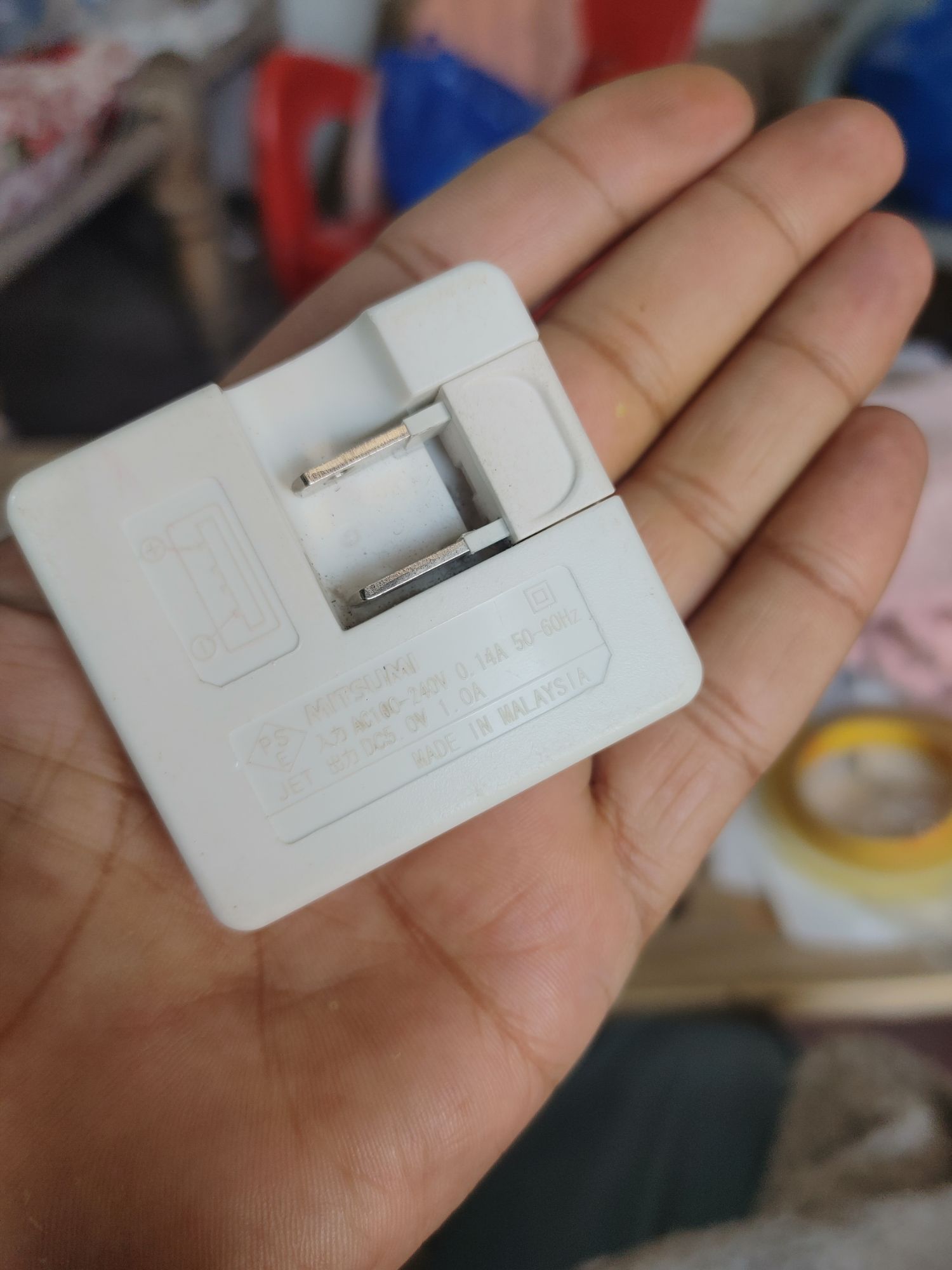 Mini small wall charger for keypad mobiles, smart watches, LED bulb, bluetooth headset, wireless headphones, neckbands, ear buds etc. 5V/1A charging capability. Small and smart wall charger