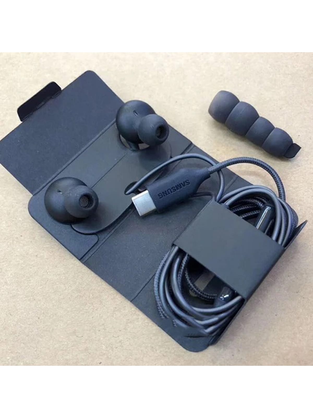 AKG Type-c wired handree