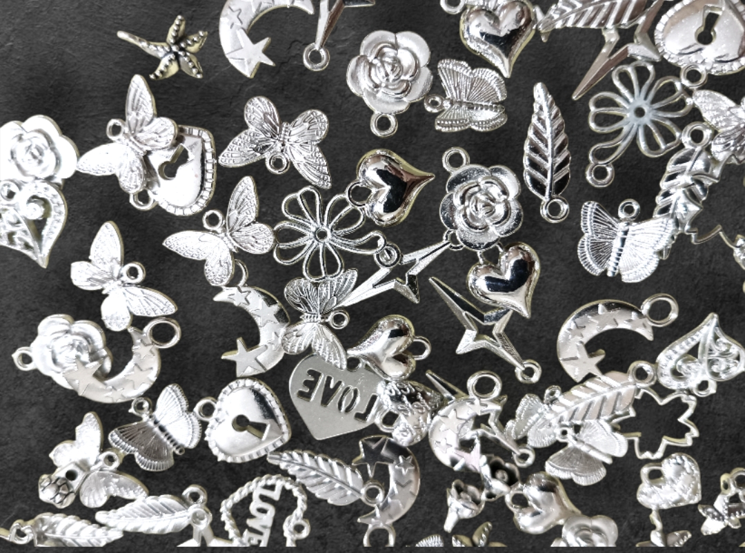 10 /20/30 Pcs Mixed Zinc Alloy Pendant Charms - Vintage DIY Jewelry Making Supplies for Bracelets, Necklaces & Accessories - Assorted Shapes & Designs, Durable Metal Craft Charms for Crafting, Beading, and DIY Projects, Craft Charms, Beading Accessories,