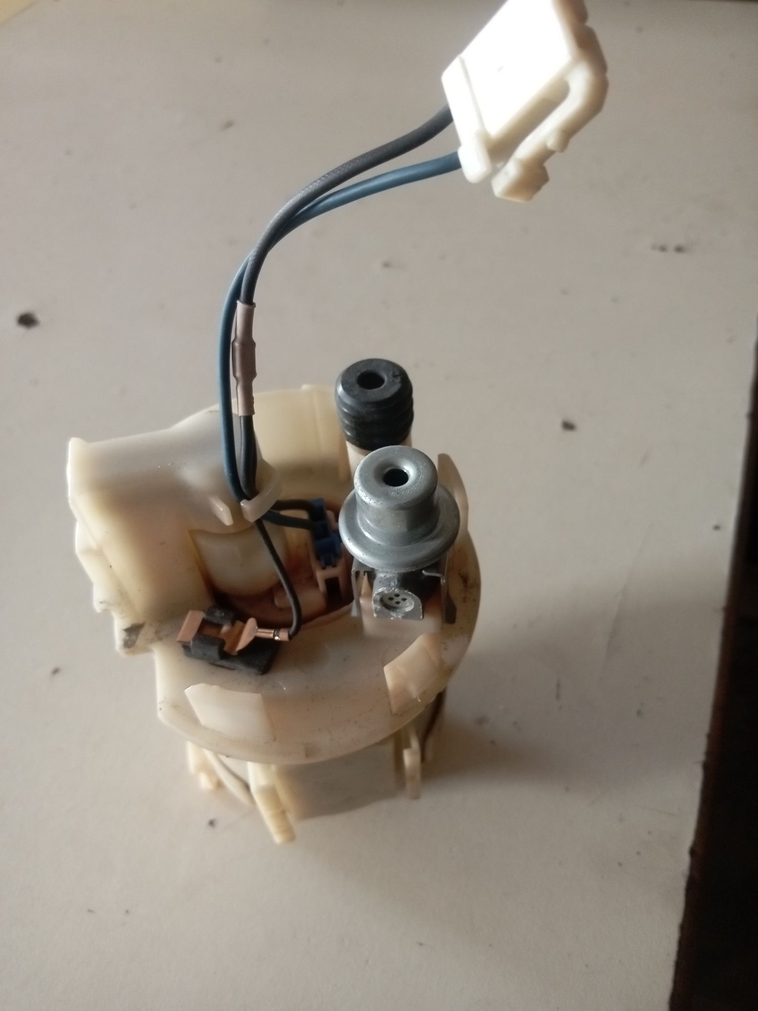Toyota Corolla fuel pump genuine | Daraz.pk