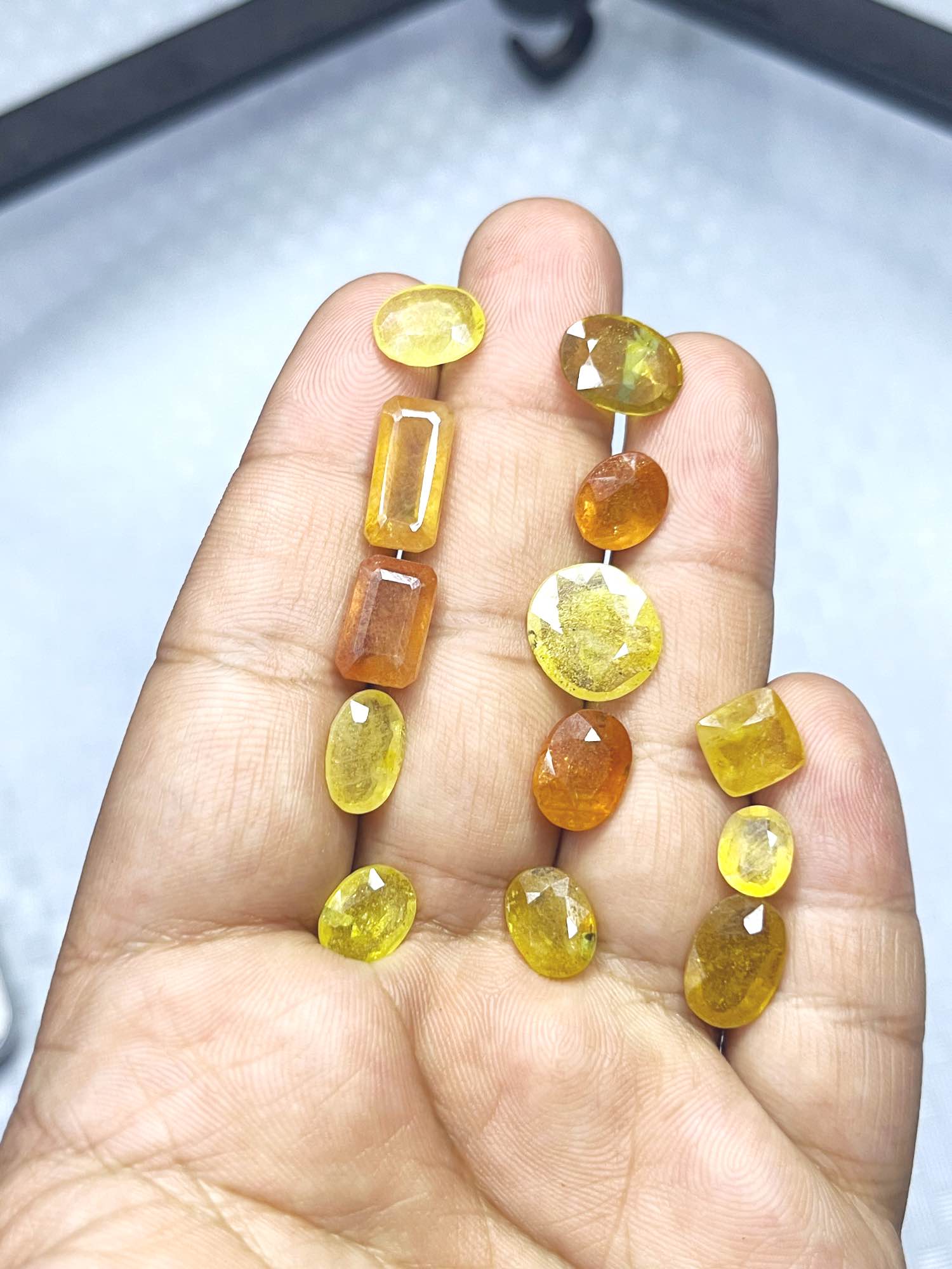 Yellow Pukraj  Stone 100% Natural Stone 3 to 4crt / Stone / Gemstone / Pukhraj Stone / Pukhraj Gemstone.