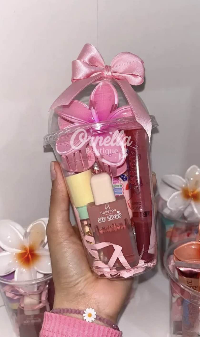 Girly Gift Cup Set – Lip Gloss, Lip Oil, Perfume & Accessories – Perfect for Girls/Women
