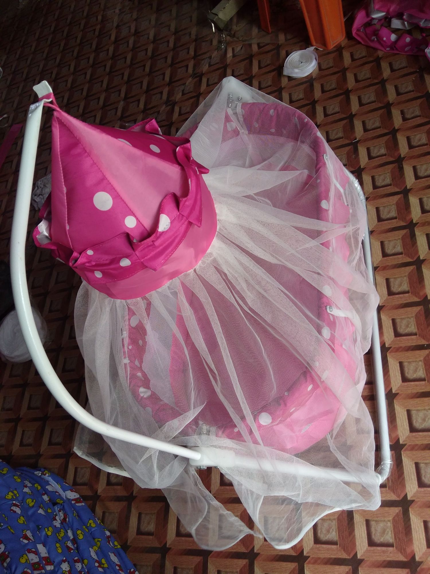 Baby Swing Cot Cradle Dual Stands Support along with Mosquito Net