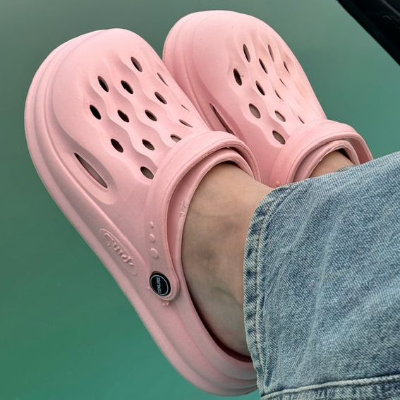 Beautiful Women Charm Clogs & Crocks Top Quality Fashion EVA Sandals & Slip-On Crocks