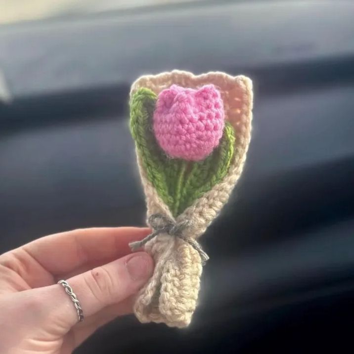 Handmade crochet flowers Keychain, Crochet Hatching Keychain, Amigurumi Chick Keyring, Cute Crochet Chick Bag Charm, Keychains
