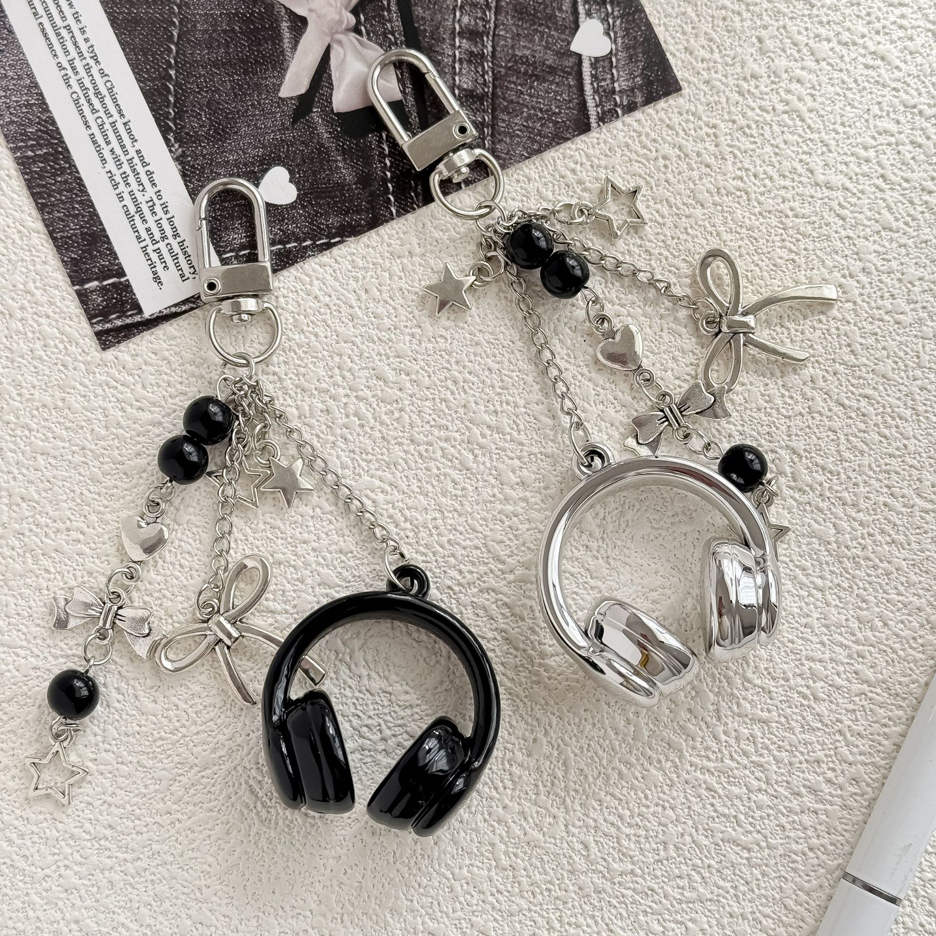 Niche & Stylish Premium Music Headphone Bag Charms - Versatile Keychain, Phone Strap & Unisex Backpack Pendant Accessories