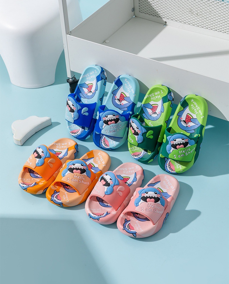 New 3D Cartoon baby shark children's slippers summer boys and girls bathing indoorNon-slip soft sole no-smell sandals