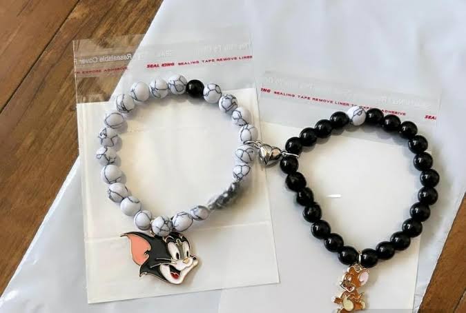 "Tom & Jerry Cartoon Couple Bracelet - Handmade, Personalized Jewelry Gift with Magnetic Heart Charm, Unique Animated Character Accessory for Couples, BFFs, and Cartoon Fans, Perfect for Birthdays, Anniversaries, Valentine's Day, and Special Occasions, Fe