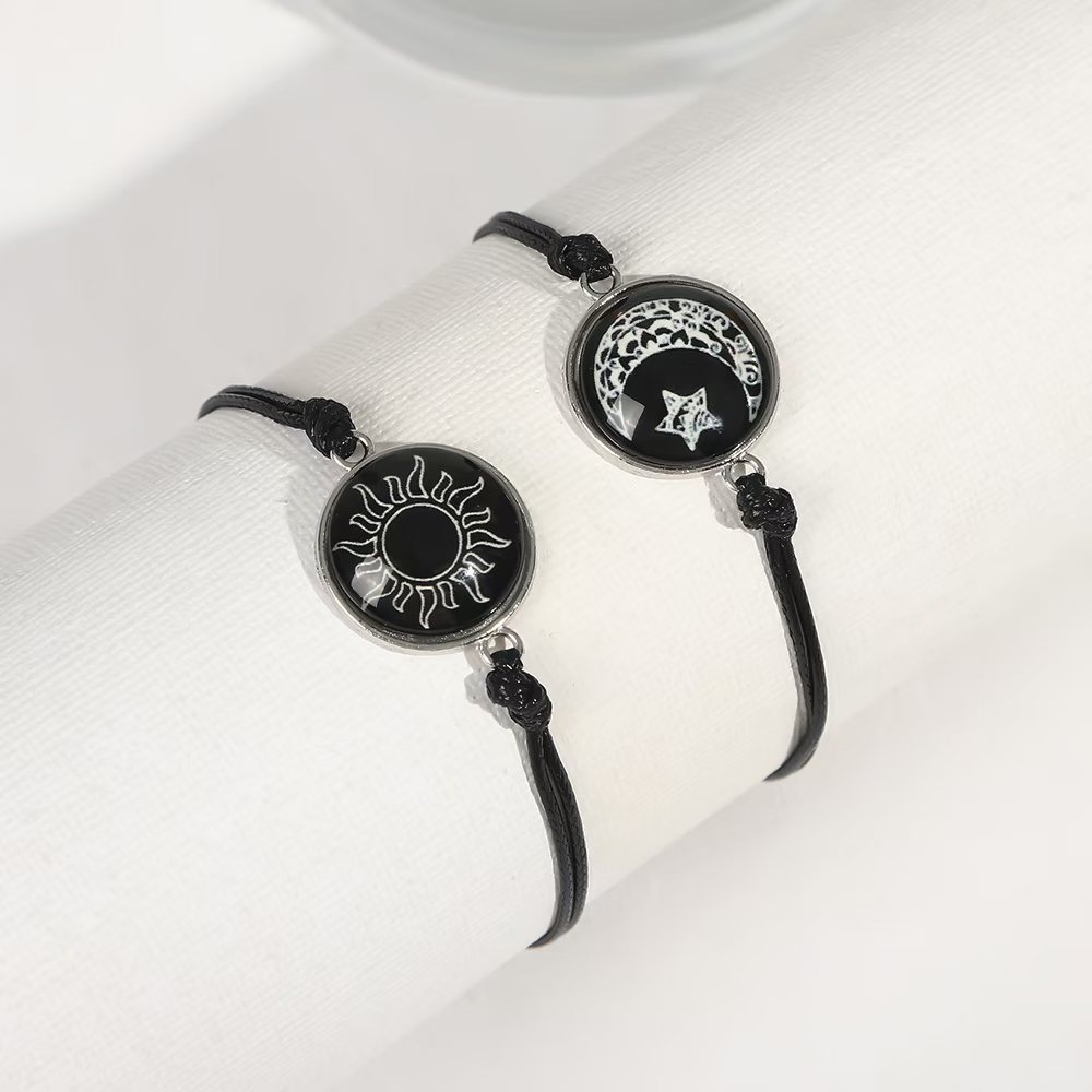 2 Pcs Glow-in-the-Dark Sun & Moon Couple Bracelet Set – Adjustable Unisex Luminous Wristbands for Couples & Friends