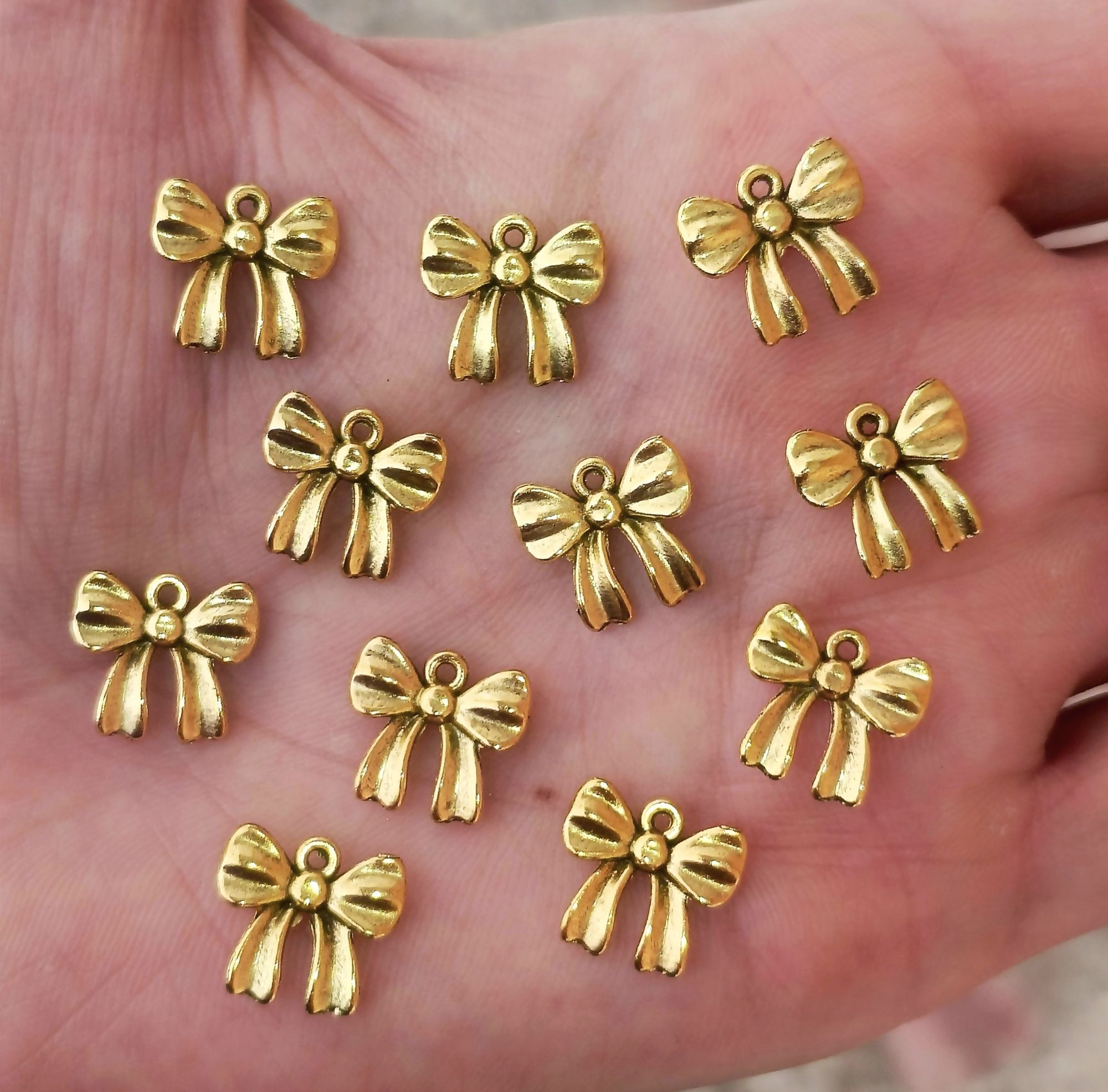 20pcs Golden Bow Charms for DIY Jewelry Making – Cute Bow Pendants for Earrings, Bracelets & Necklaces.