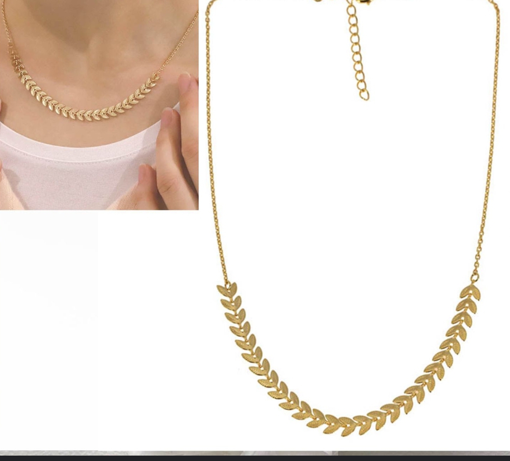 Elegent Leaves Style Chain Golden Color Premium Quality