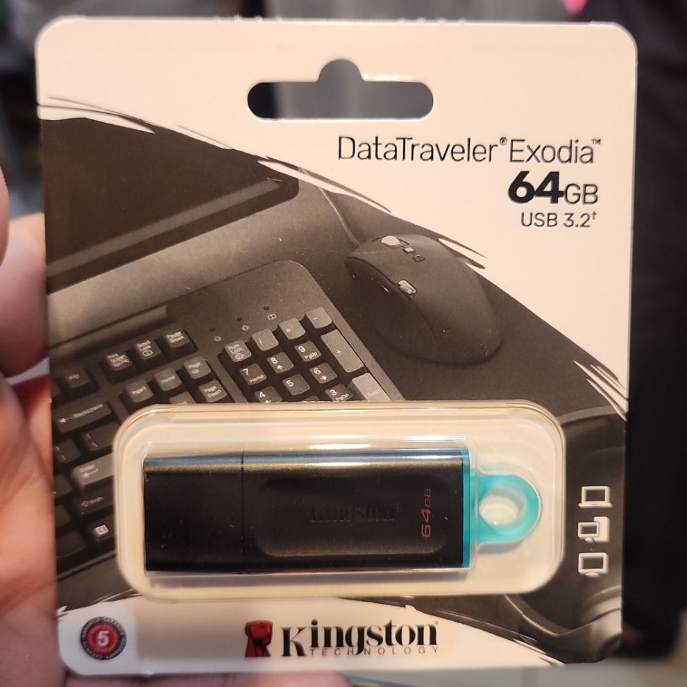Kingston USB Flash Drive 16-32-64-128-256GB Fast Data Traveller Exodia onyx