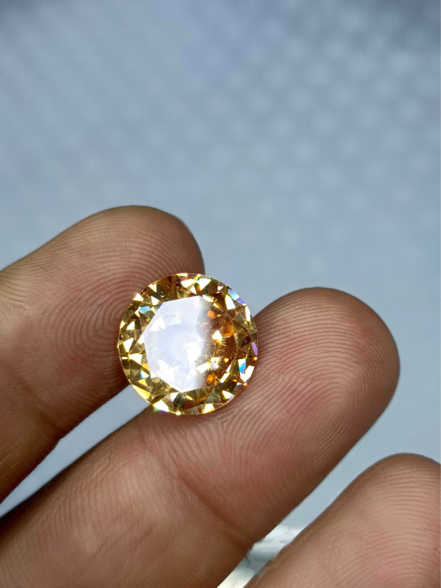 Premium Quality Multicolor Zircone stone Premium Quality Zircone Stone  Machine Cut Diamond Shape/High Quality/Stone/Gemstone/Zircone Stone/Zircone Gemstone.
