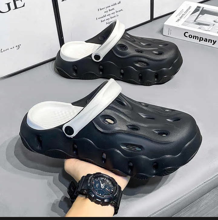 Comfortable Dual-Tone Men’s Clogs with Adjustable Backstrap – Non-Slip Casual Slides