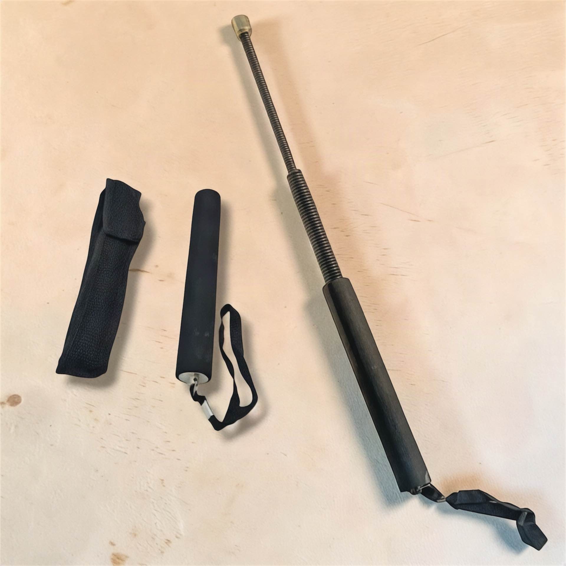 26 Inch Expandable Metal Spring Rod with Manual Nylon Pouch Retractable Stick For Self-Def High Quality